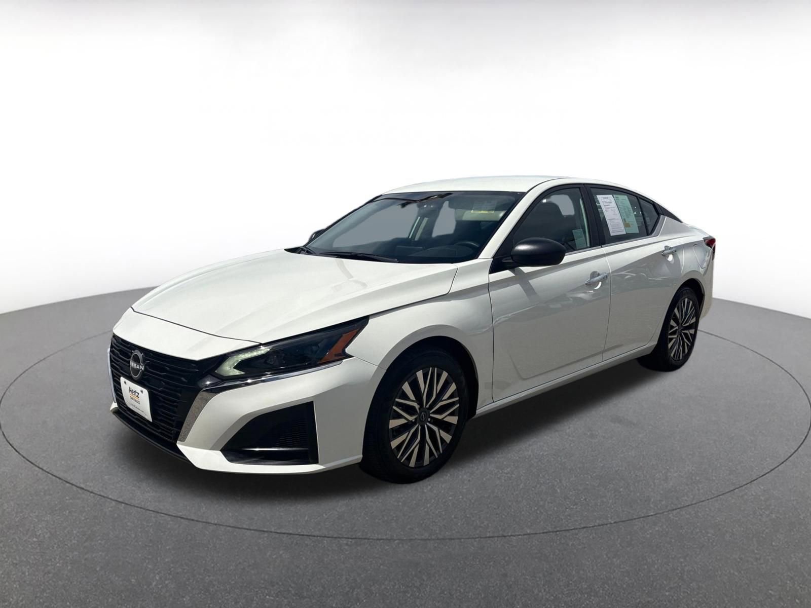 Used 2025 Nissan Altima 2.5 SV FWD image 4