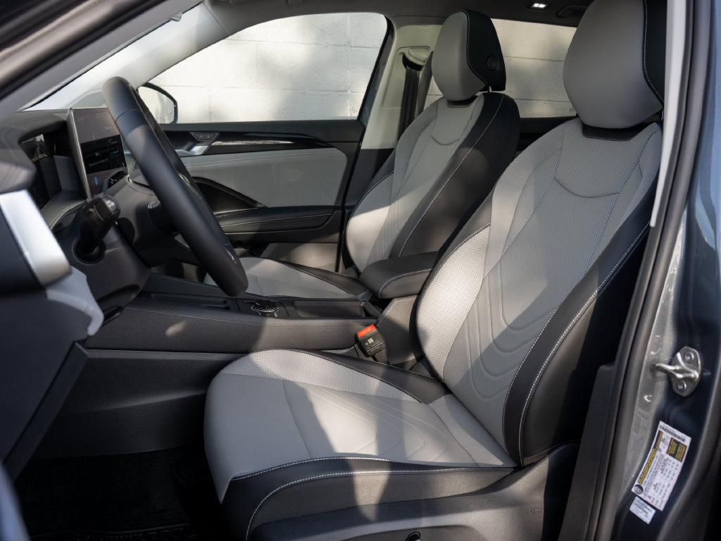 New 2026 Volkswagen Tiguan SE AWD/4WD image 8