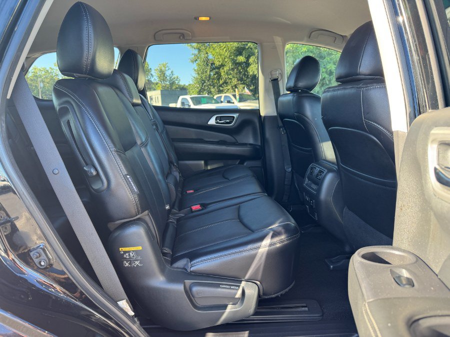 Used 2019 Nissan Pathfinder SL FWD image 19