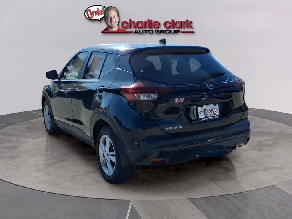 Used 2025 Nissan Kicks Play S image 3