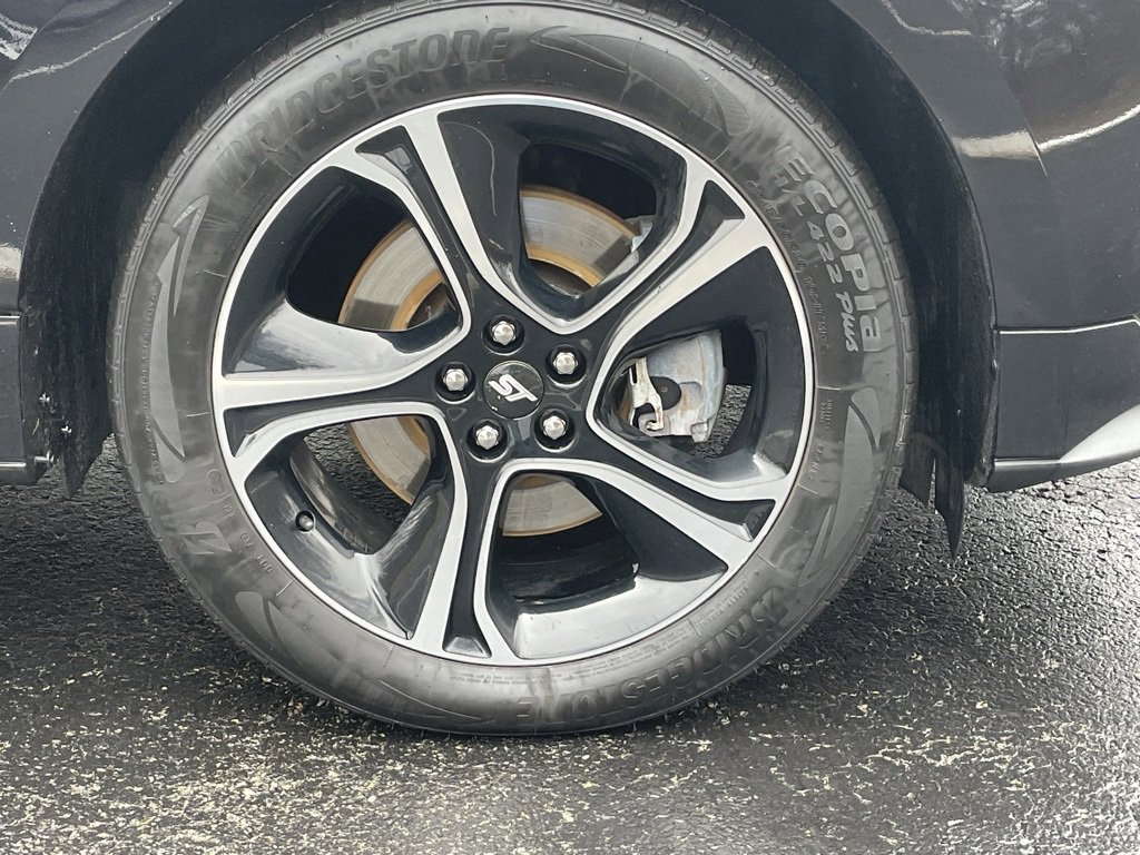 Used 2020 Ford Edge ST w/ Cold Weather Package image 10