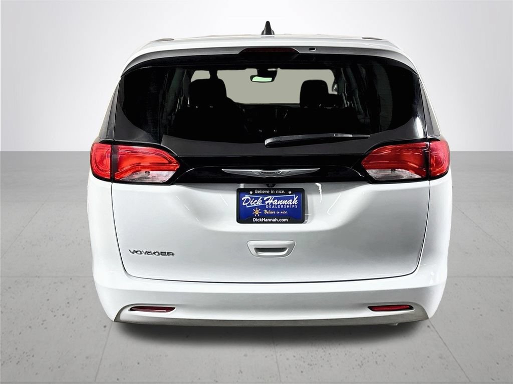 Used 2023 Chrysler Voyager LX FWD image 7