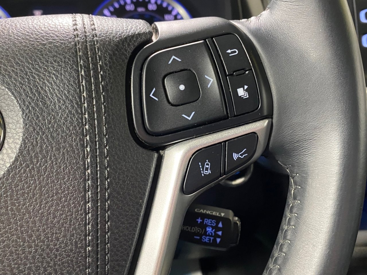 Used 2017 Toyota Highlander SE image 24