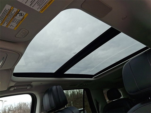 Used 2025 Lincoln Navigator Reserve image 14