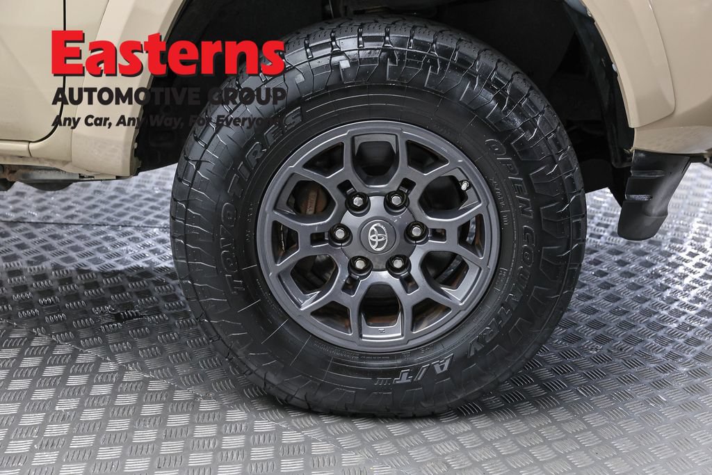 Used 2018 Toyota Tacoma SR5 AWD/4WD image 29