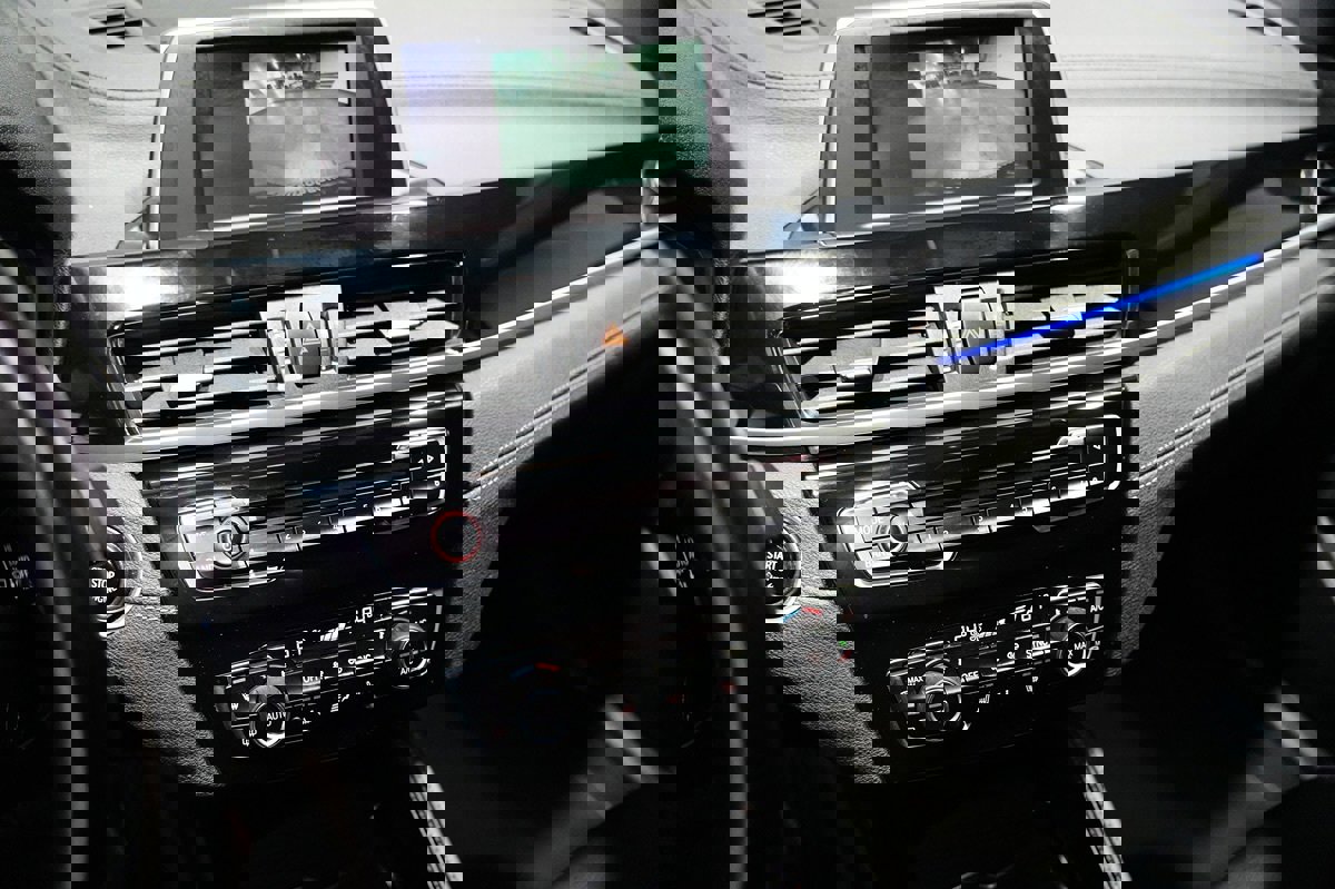 Used 2018 BMW X2 xDrive28i image 16