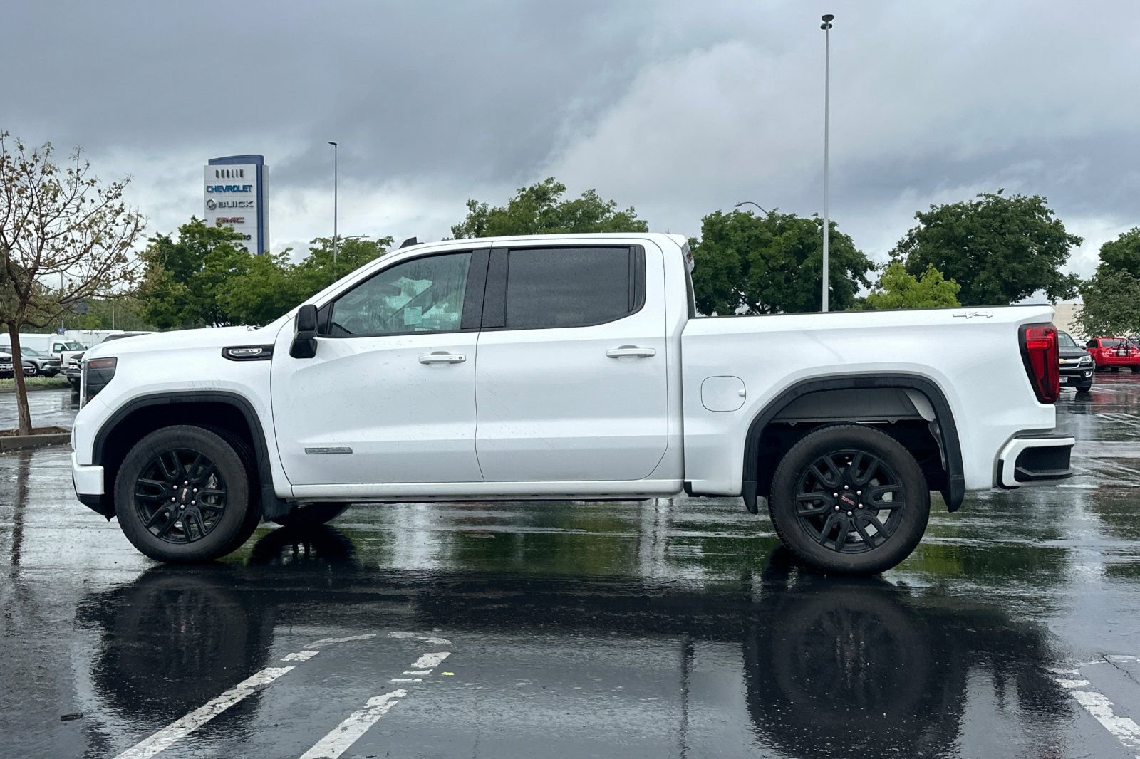 Used 2023 GMC Sierra 1500 Elevation AWD/4WD image 7