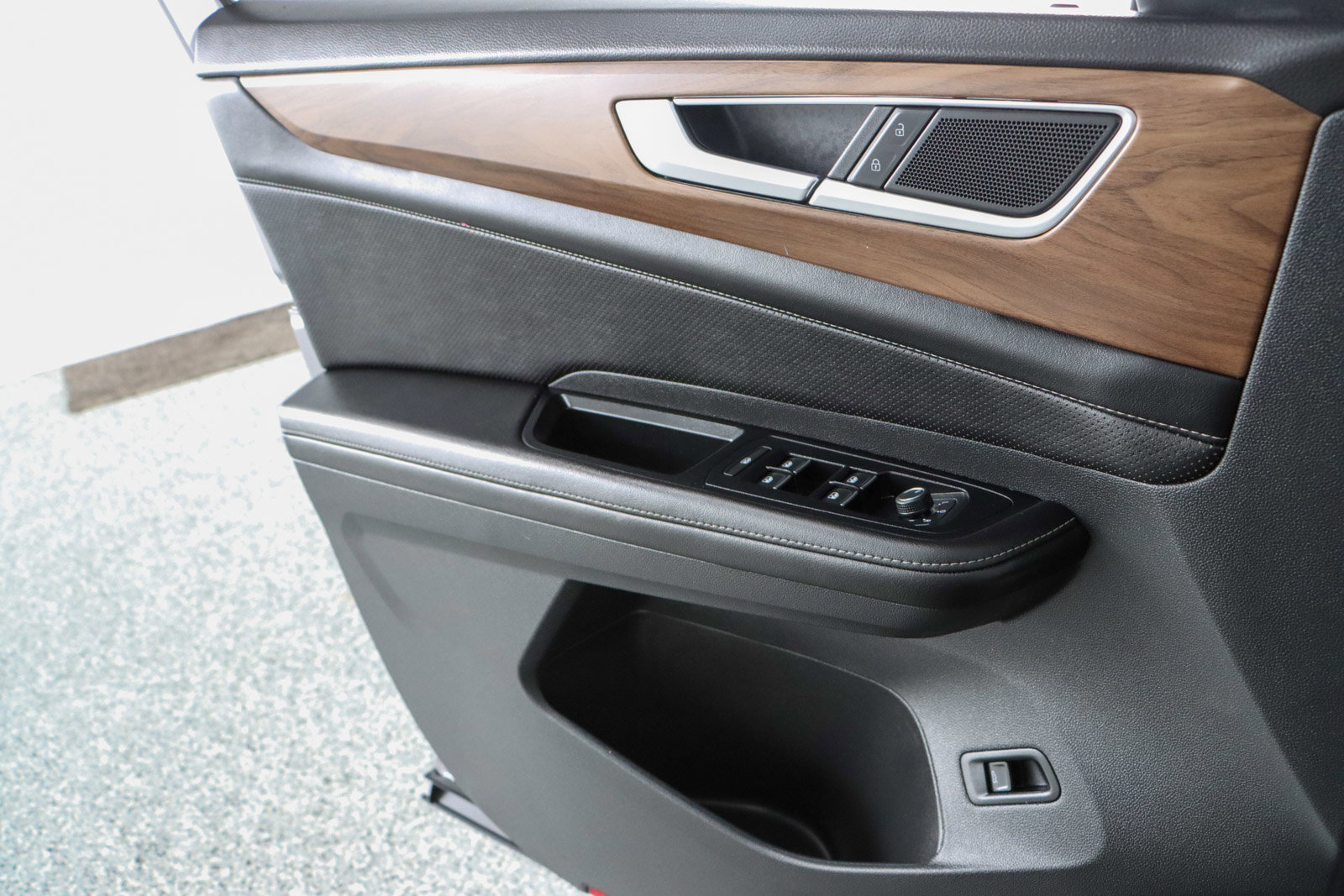 Used 2024 Volkswagen Atlas SE image 21