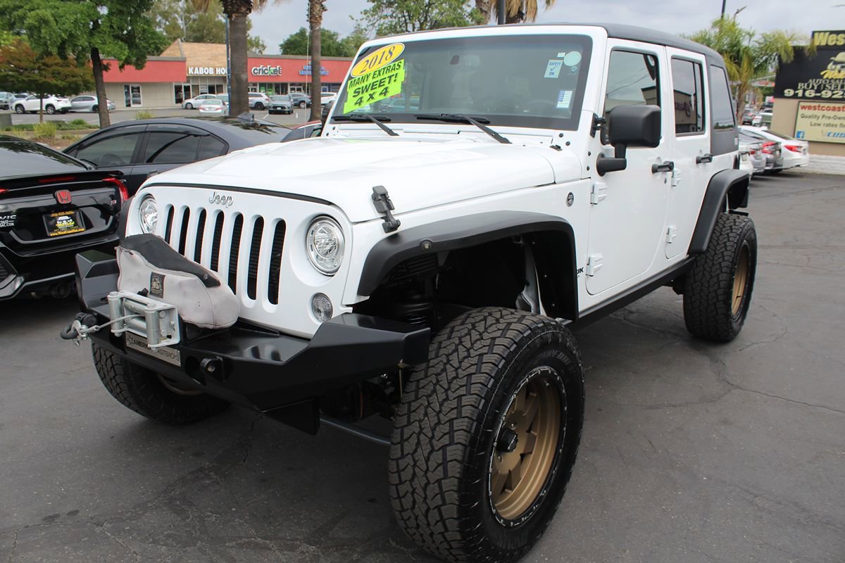 Used 2018 Jeep Wrangler Unlimited Rubicon w/ Connectivity Group AWD/4WD image 4