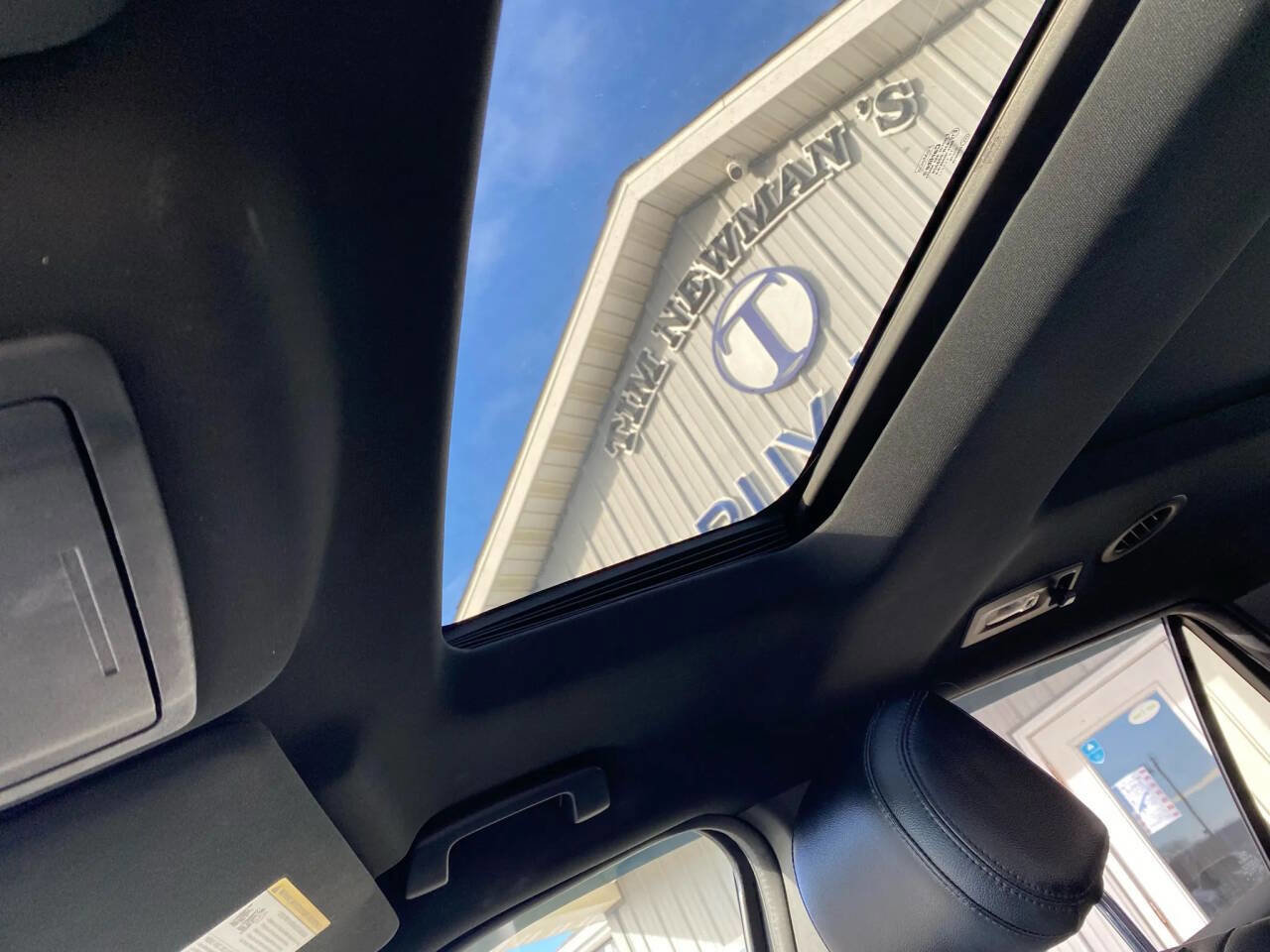 Used 2016 Ford Explorer XLT w/ Equipment Group 202A image 22