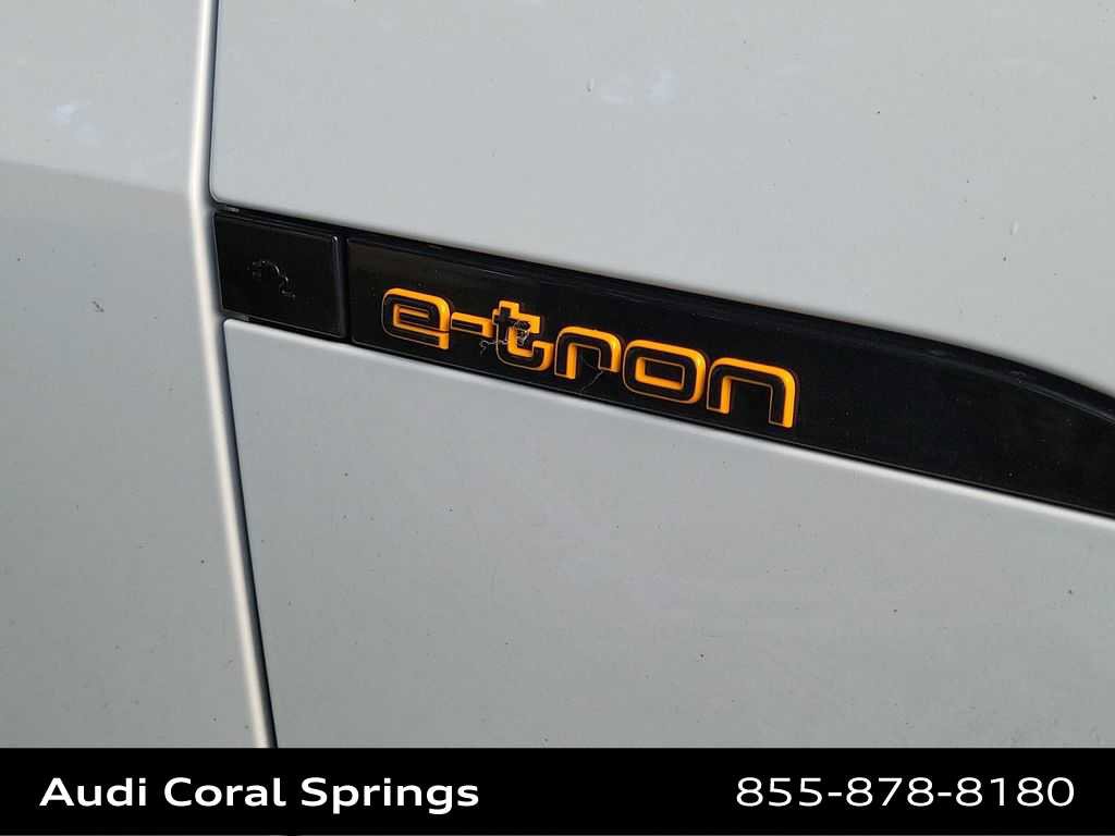 Certified 2023 Audi e-tron Premium Plus w/ Premium Plus Package image 19