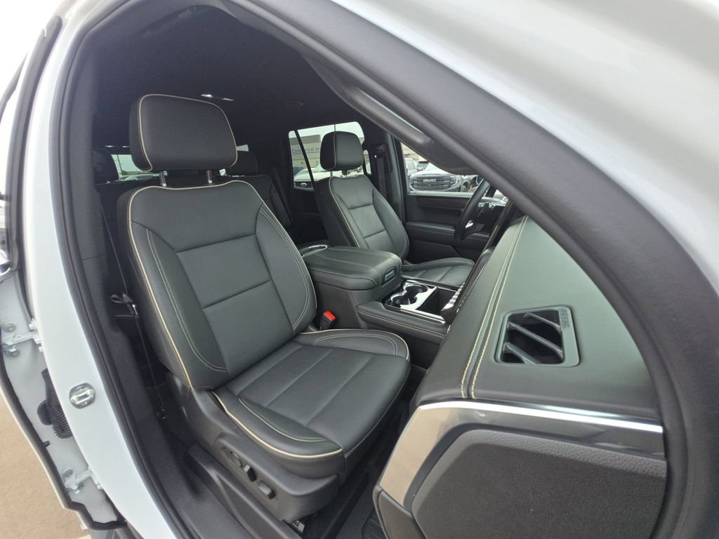 Certified 2026 GMC Yukon Elevation w/ LPO, Floor Liner Package AWD/4WD image 36