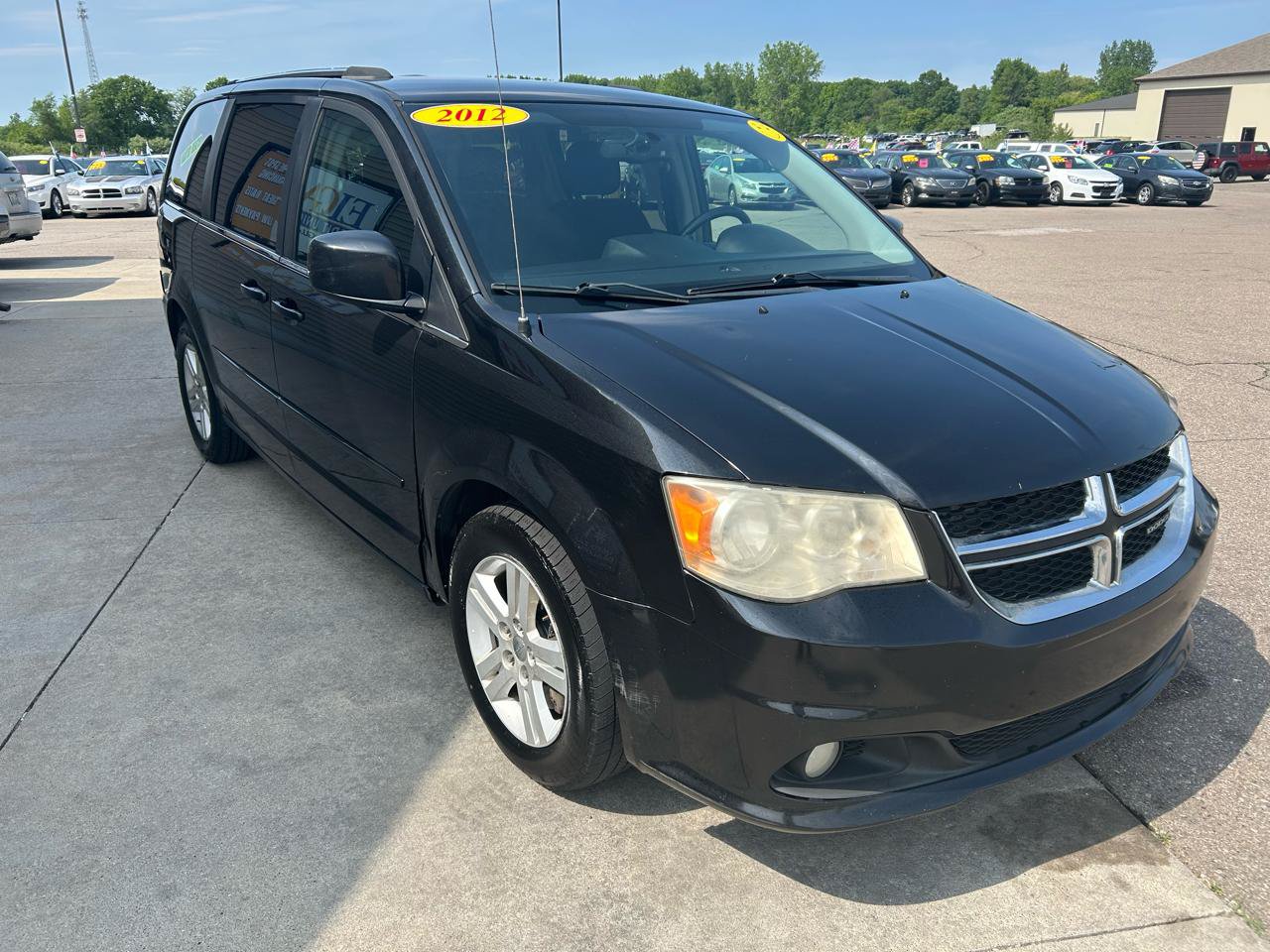 Used 2012 Dodge Grand Caravan Crew w/ Crew Value Pkg FWD image 3