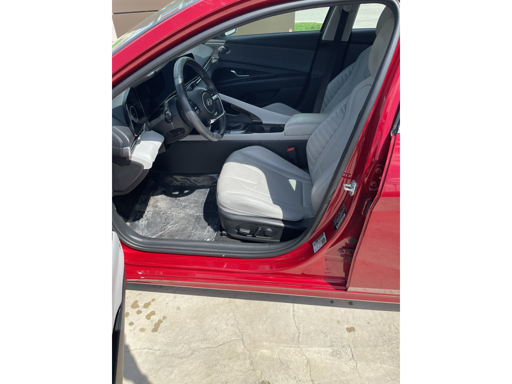 Certified 2025 Hyundai Elantra Limited FWD image 12
