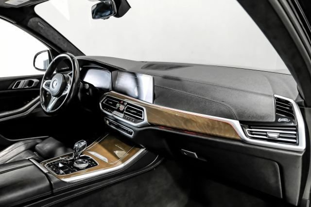 Used 2020 BMW X5 M50i AWD/4WD image 16