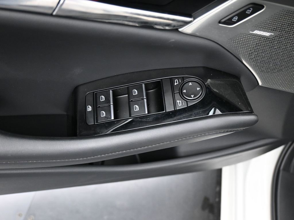 Used 2024 MAZDA MAZDA3 Hatchback w/Premium Plus Pkg image 13