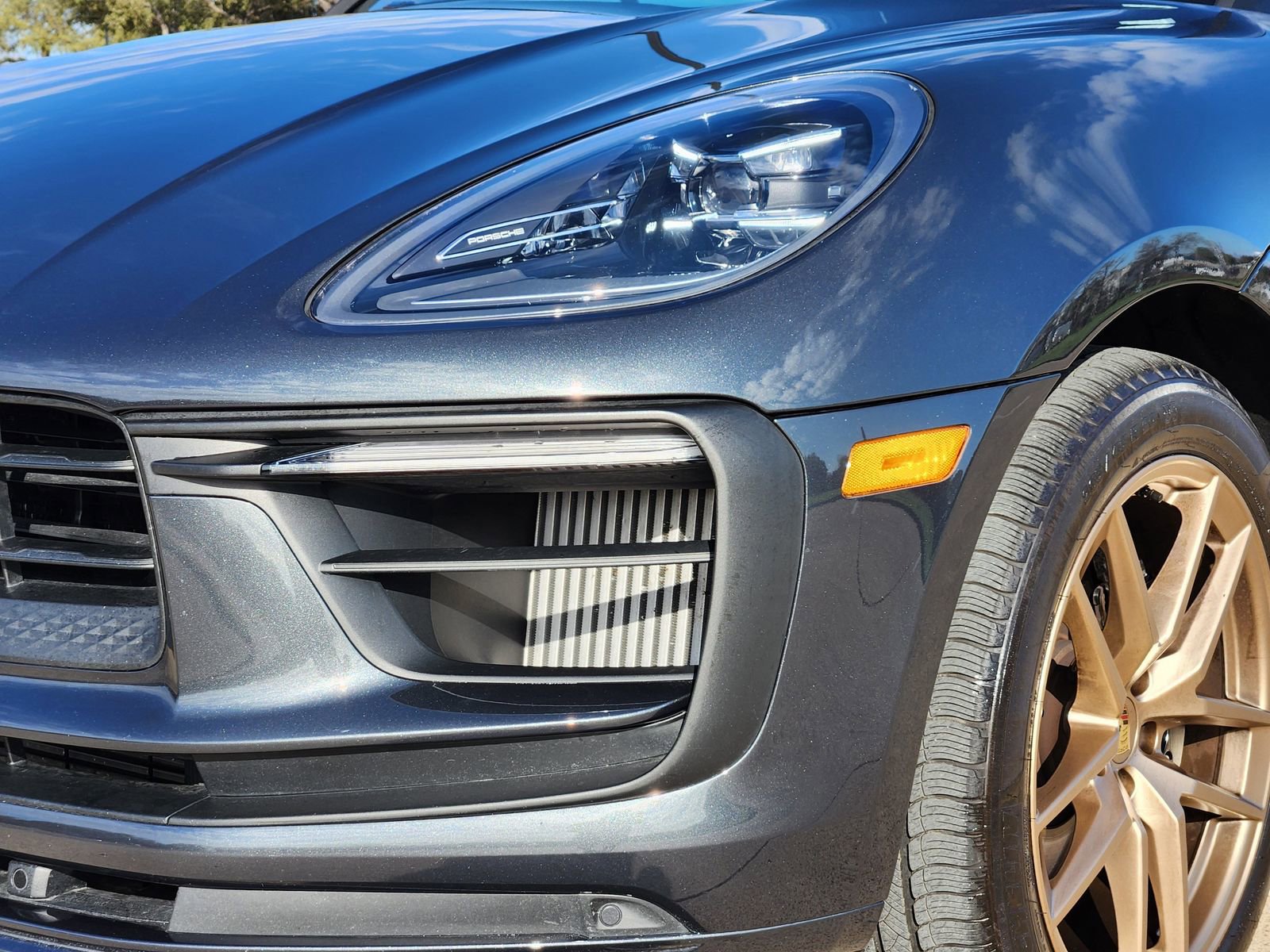 Used 2023 Porsche Macan S w/ Sport Chrono Package image 10