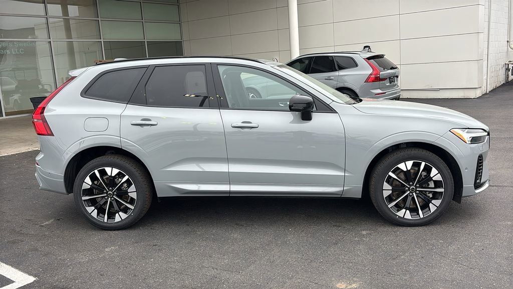 New 2026 Volvo XC60 T8 Plus w/ Protection Package Premier AWD/4WD image 27