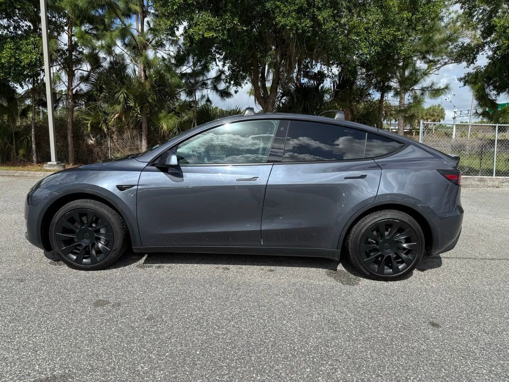 Used 2022 Tesla Model Y Long Range image 15