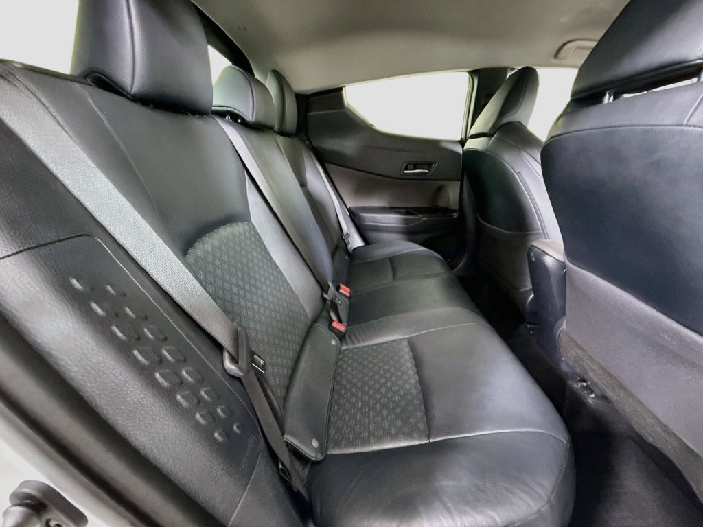 Used 2022 Toyota C-HR Limited FWD image 26