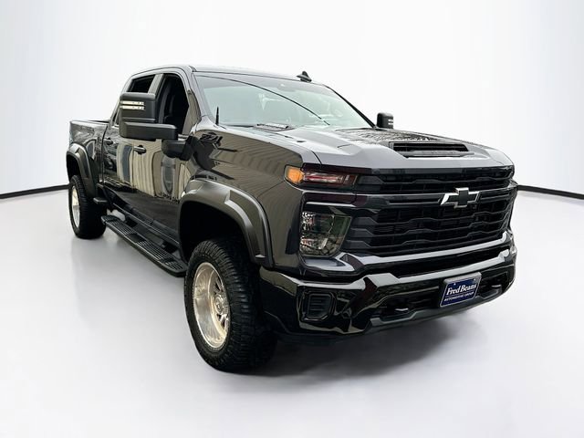 Used 2024 Chevrolet Silverado 2500 Custom w/ Custom Value Package image 1