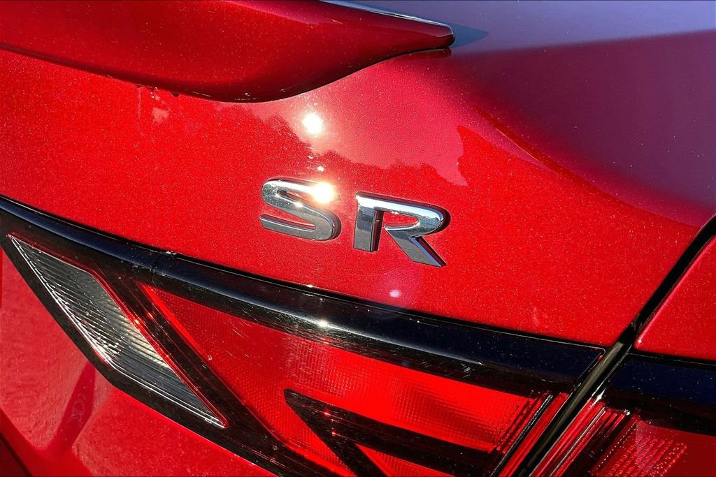 Used 2023 Nissan Sentra SR w/ SR Premium Package image 24