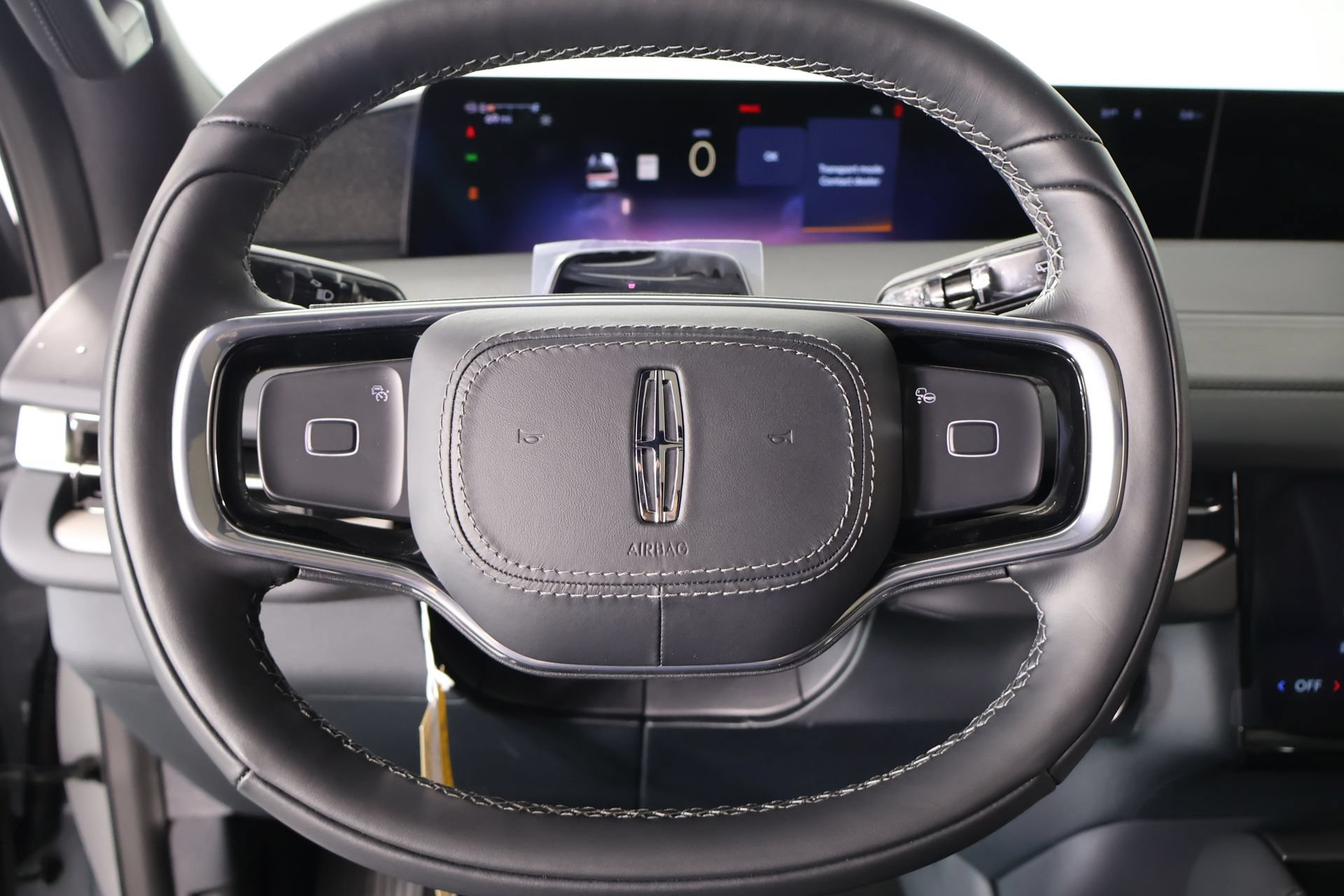 New 2026 Lincoln Navigator L Reserve AWD/4WD image 3