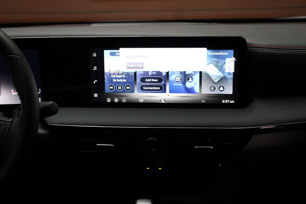 New 2026 Nissan Kicks SR FWD image 14