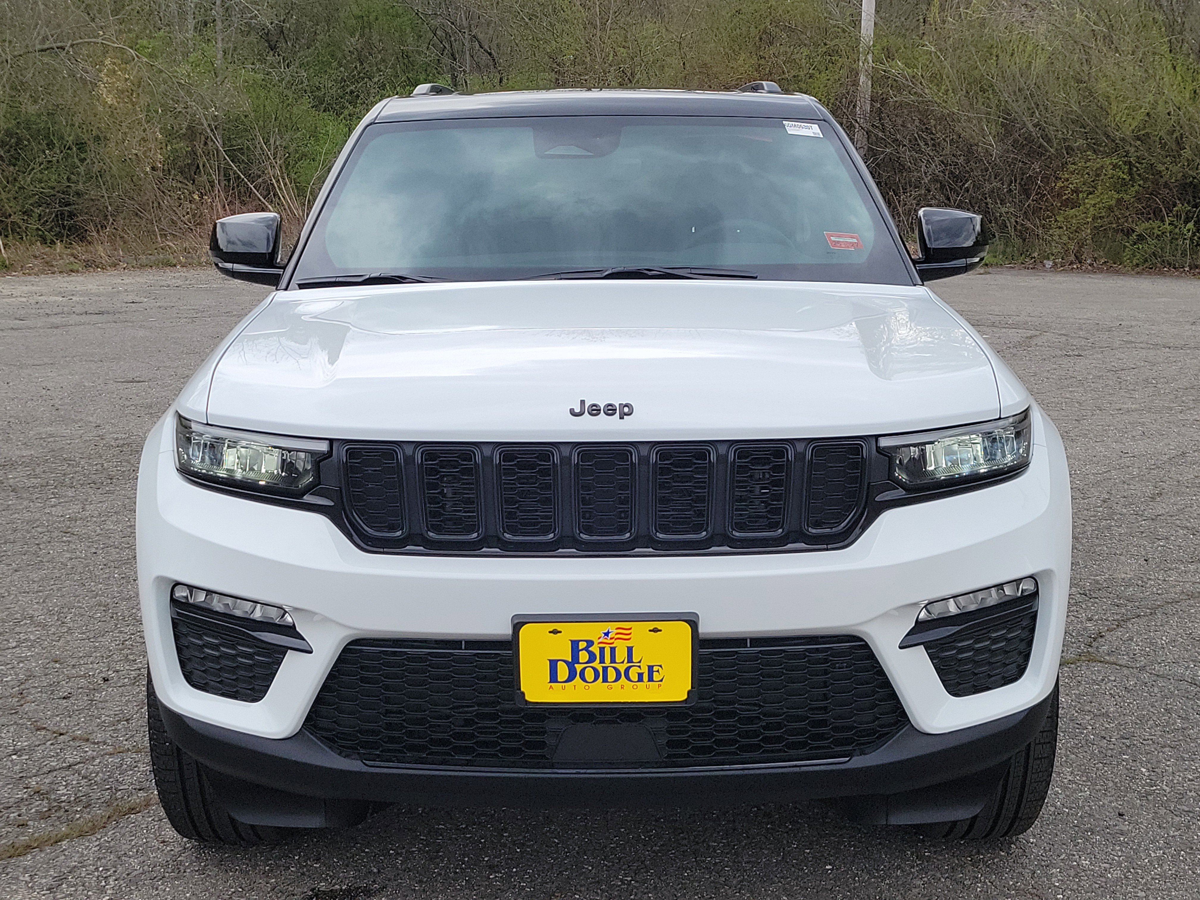 Used 2025 Jeep Grand Cherokee Limited AWD/4WD image 2
