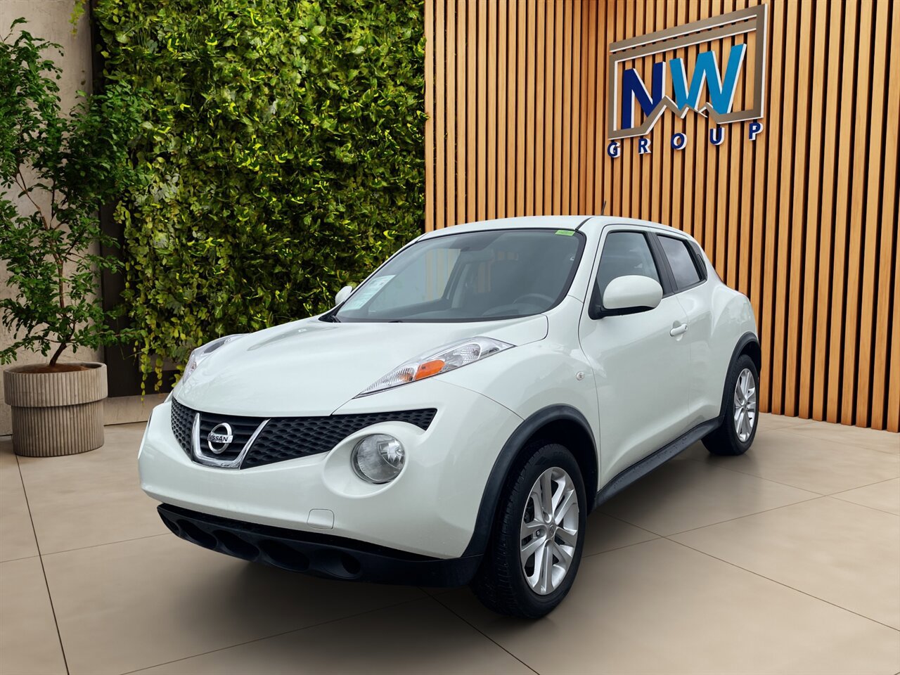 Used 2012 Nissan Juke SV AWD/4WD image 3