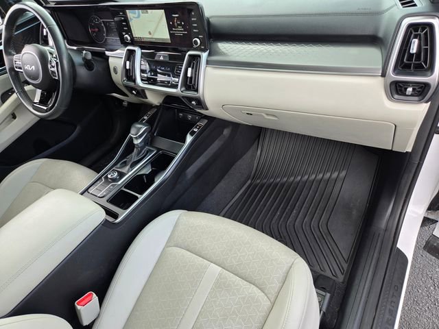 Used 2023 Kia Sorento S w/ Panoramic Sunroof Package image 19