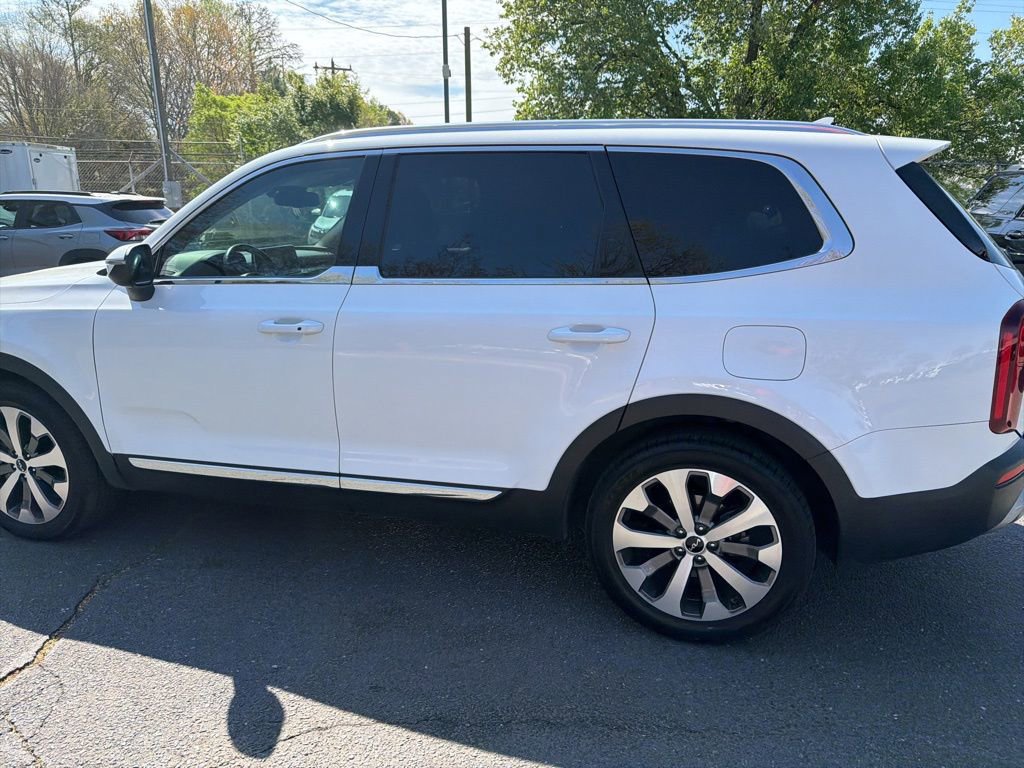 Used 2022 Kia Telluride EX w/ EX Premium Package image 8