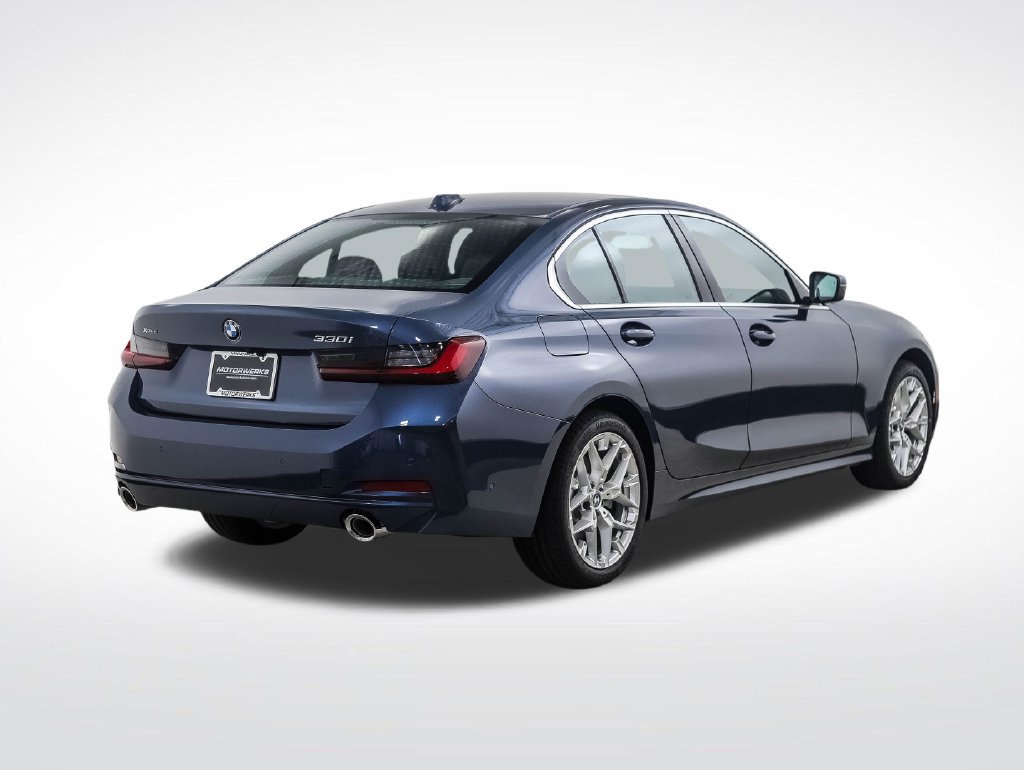 Used 2026 BMW 330i xDrive Sedan w/ Premium Package AWD/4WD image 5