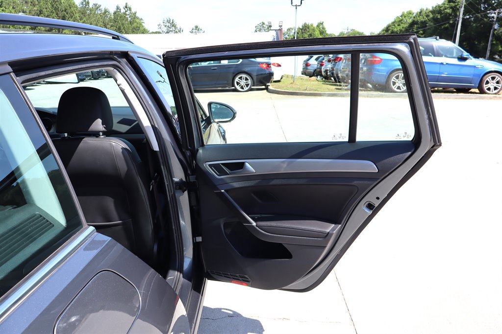 Used 2015 Volkswagen Golf TDI S FWD image 33