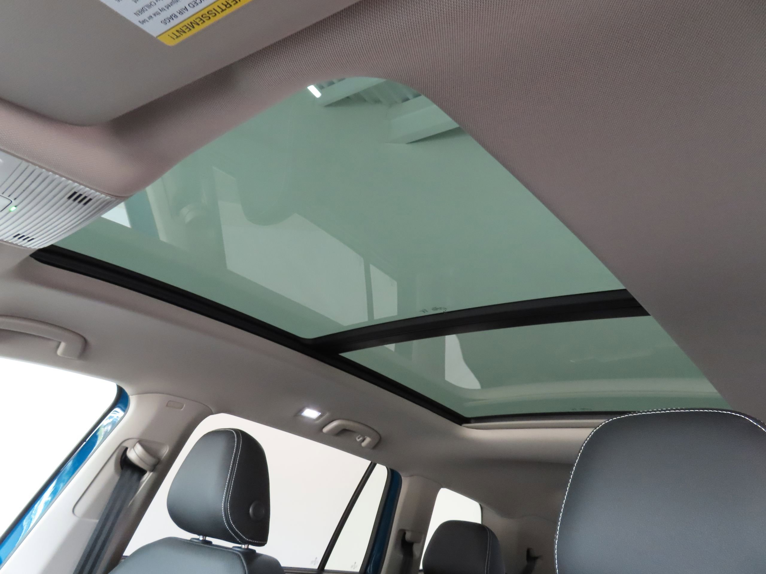 New 2025 Volkswagen Atlas SE FWD image 21