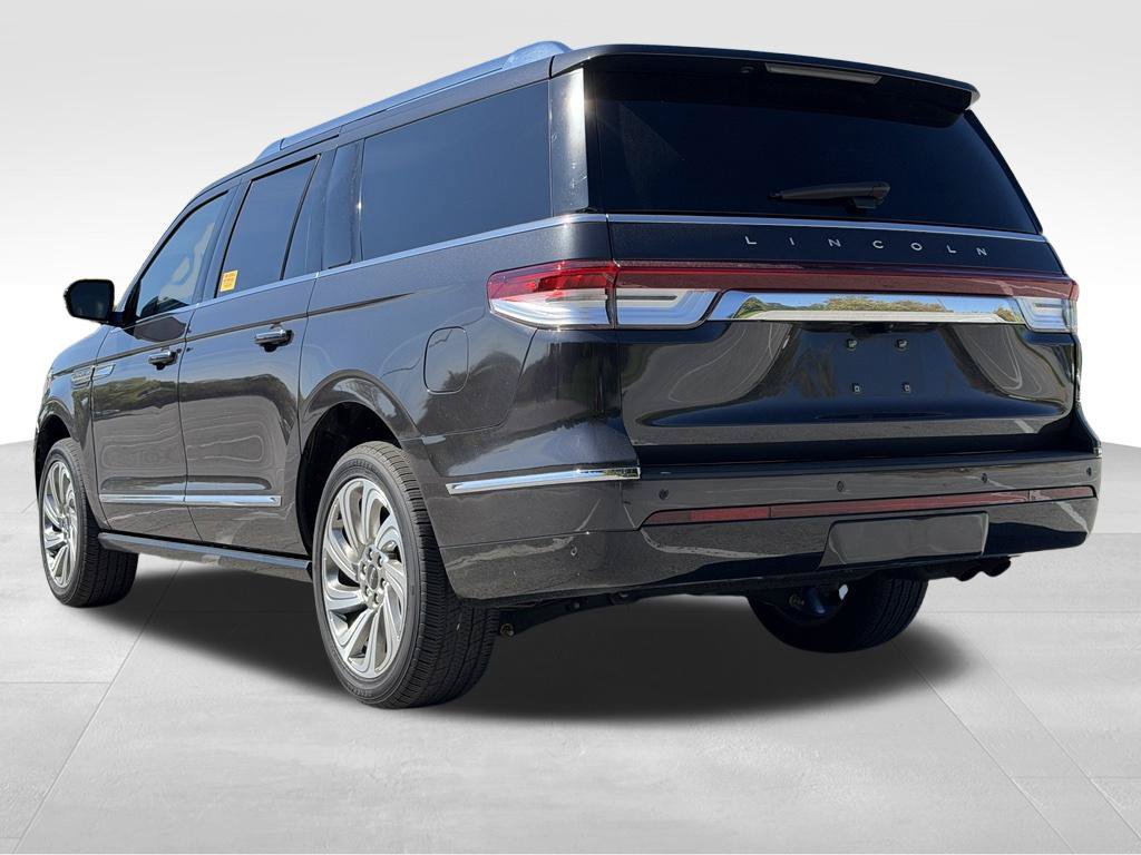 Used 2024 Lincoln Navigator L Reserve AWD/4WD image 5