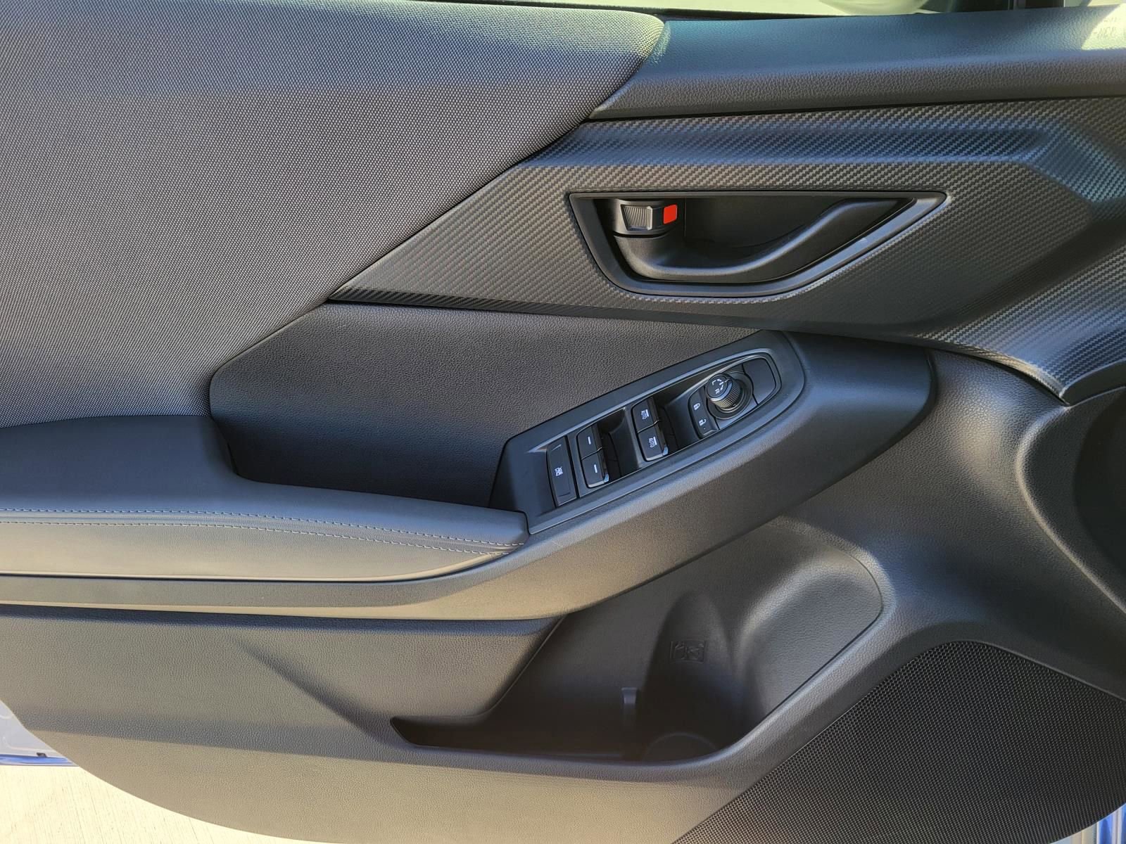 Used 2025 Subaru Crosstrek 2.0i Premium w/ Convenience Package #2 image 16