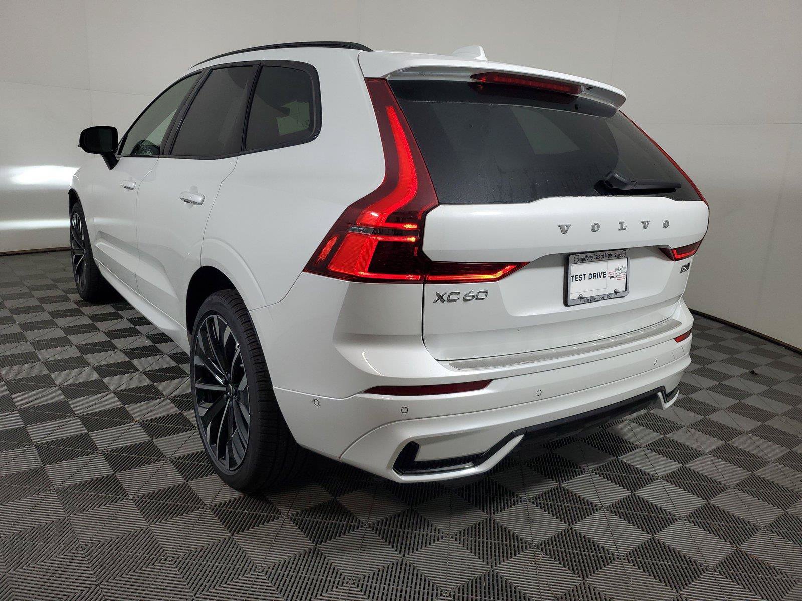 New 2027 Volvo XC60 B5 Ultra AWD/4WD image 4