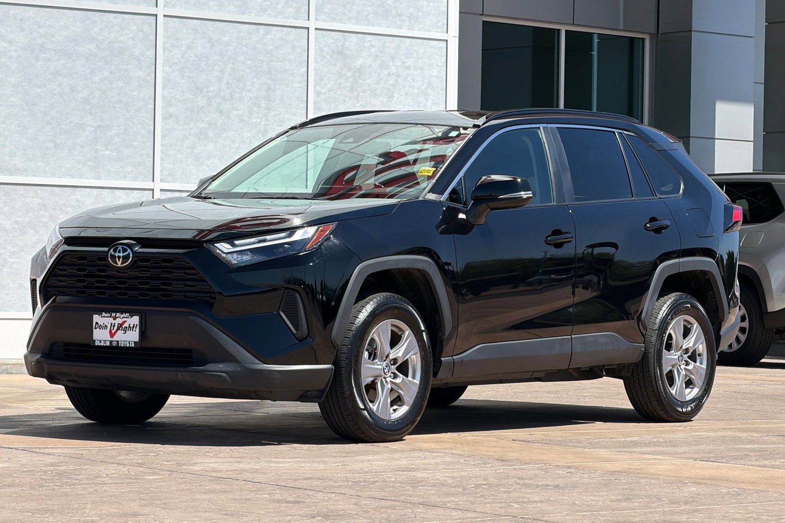 Used 2025 Toyota RAV4 XLE FWD image 8