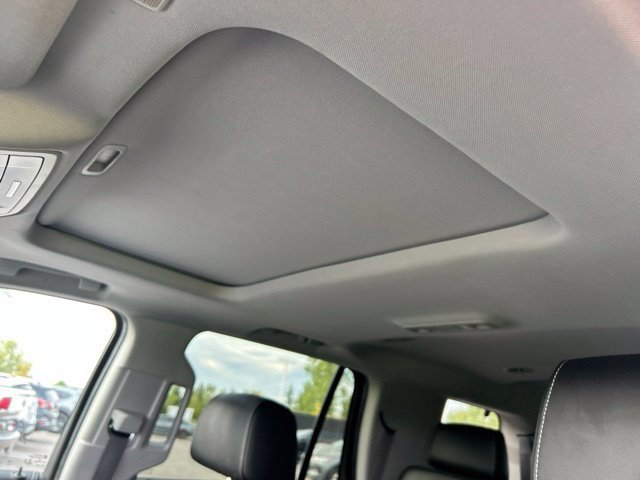 Used 2020 Chevrolet Tahoe LT w/ RST Edition AWD/4WD image 32