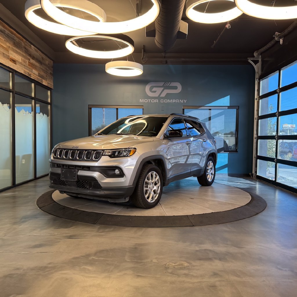Used 2023 Jeep Compass Latitude AWD/4WD image 7