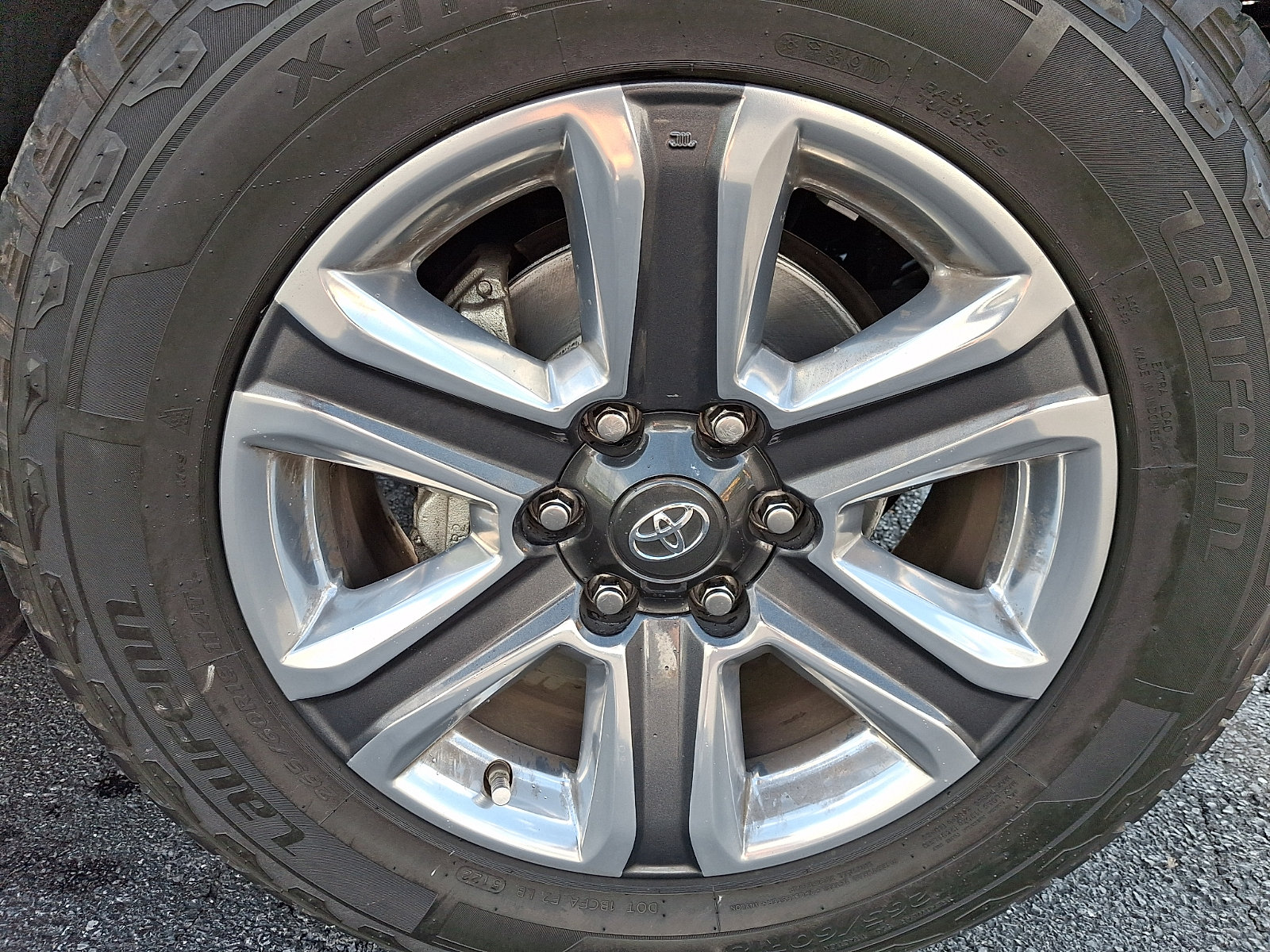 Used 2018 Toyota Tacoma Limited AWD/4WD image 8
