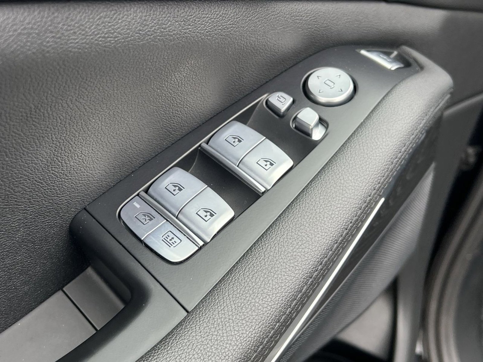 Used 2022 BMW X7 xDrive40i w/ Premium Package image 12