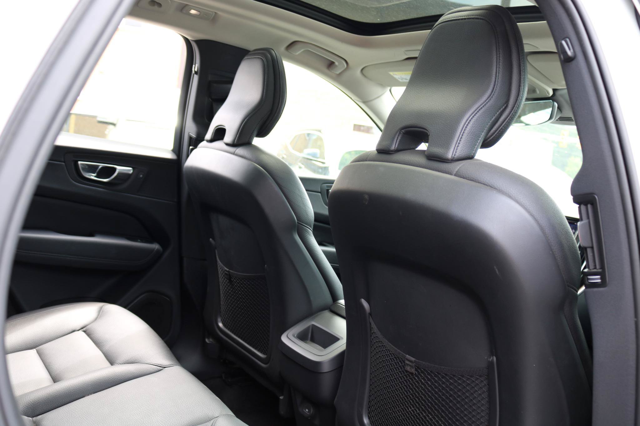 Used 2022 Volvo XC60 B5 Momentum AWD/4WD image 24