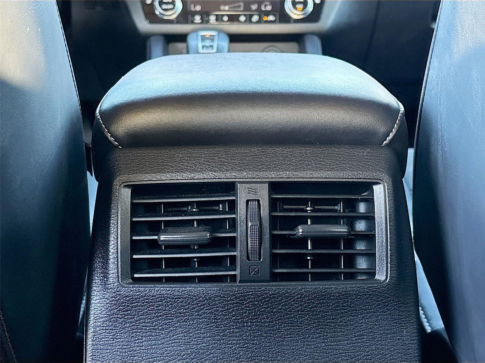 Used 2024 Mitsubishi Outlander SE image 29