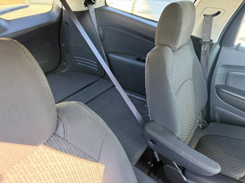 Used 2011 Chevrolet Traverse LT image 8