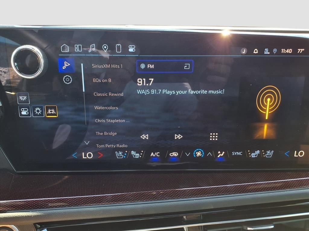 Used 2024 Chevrolet Traverse RS image 25