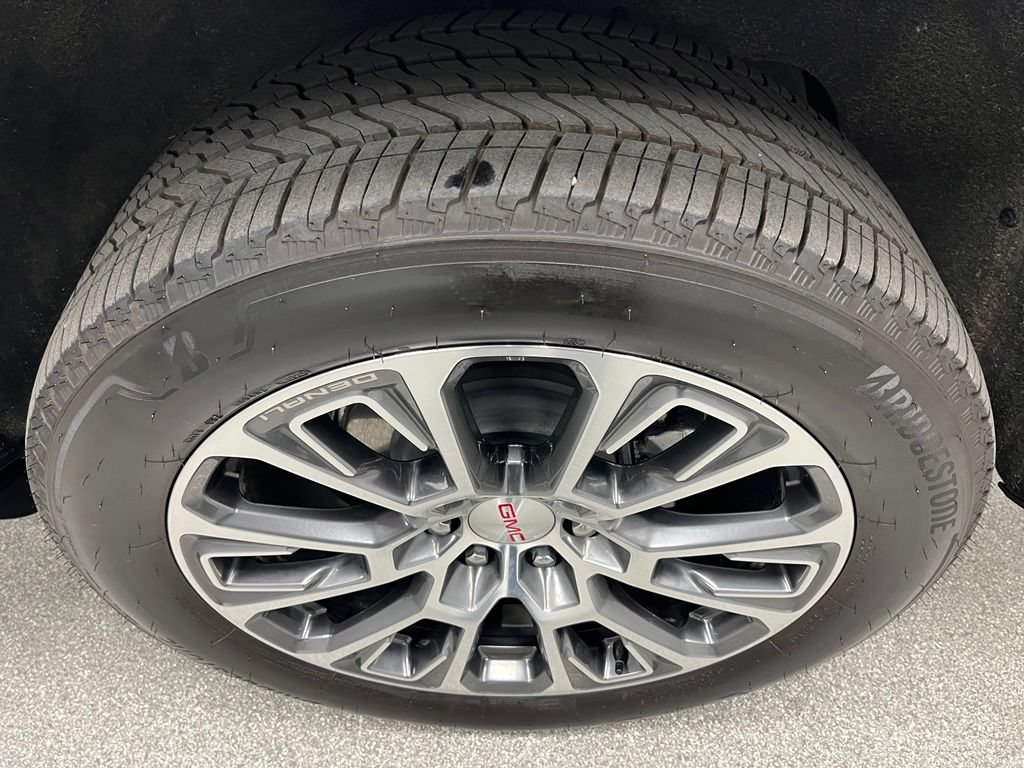 Used 2026 GMC Yukon Denali w/ Sun & Power Step Package AWD/4WD image 16