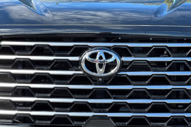 Used 2025 Toyota Tundra Capstone AWD/4WD image 45