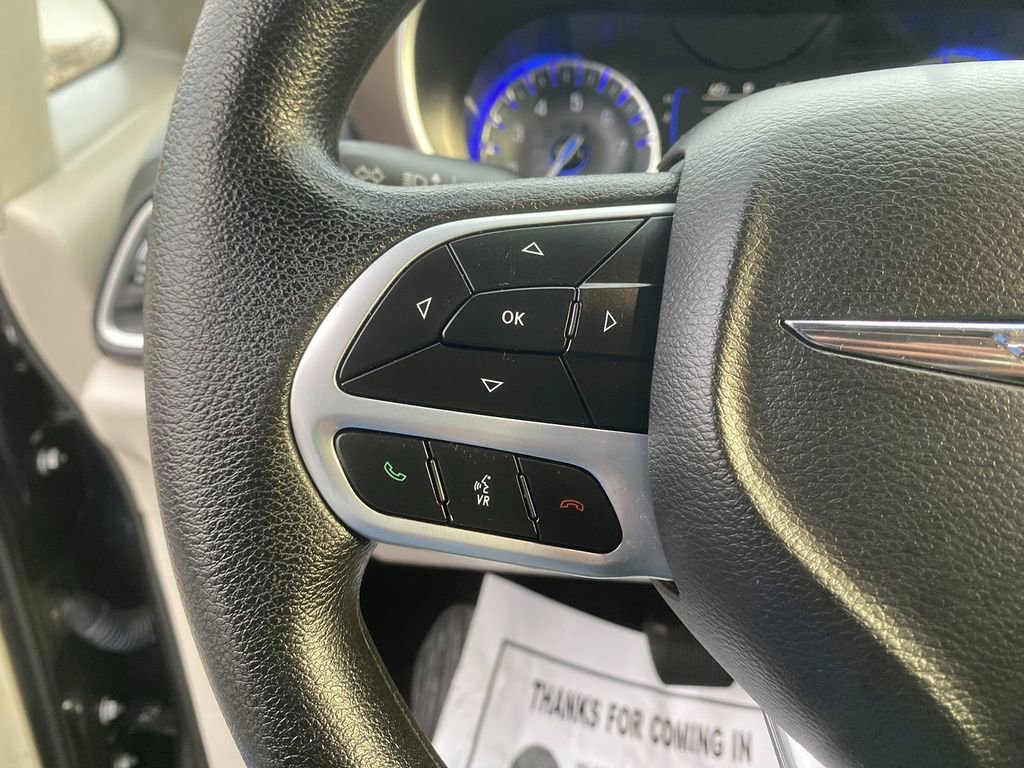 Used 2021 Chrysler Voyager LX image 16